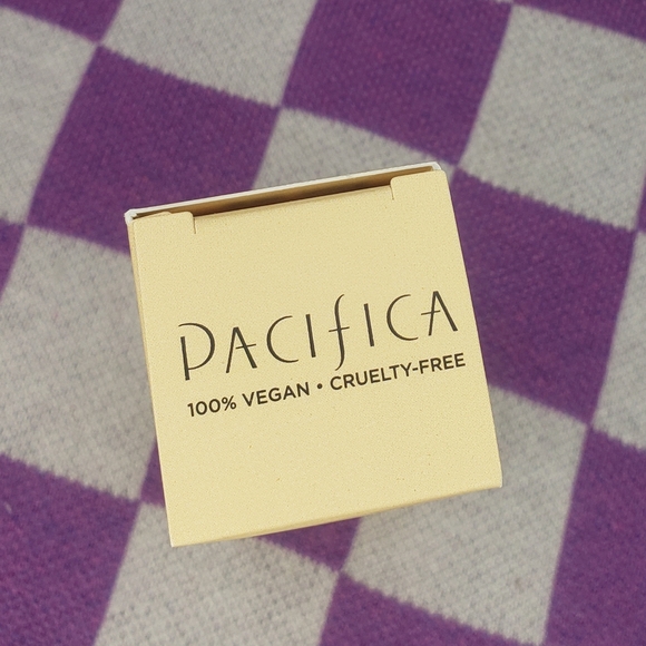 Pacifica Dreamlit Illuminating Lotion NWT - Picture 4 of 4